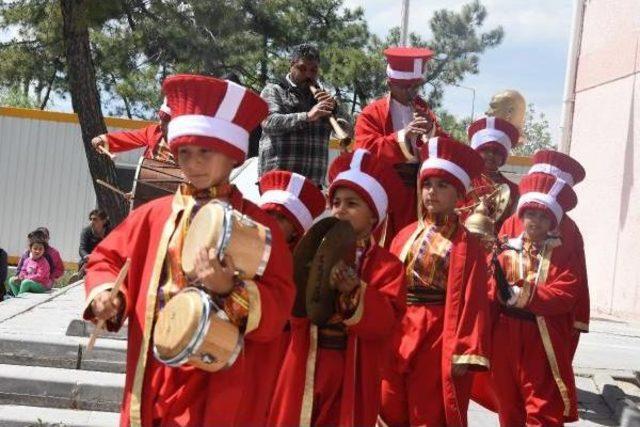 Edirne'de Ilkokul Öğrencileri 'mehteran Takımı' Kurdu