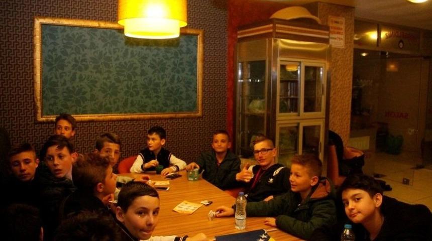 Bosnalı Edin&rsquo;e S&uuml;rpriz Doğum G&uuml;n&uuml;