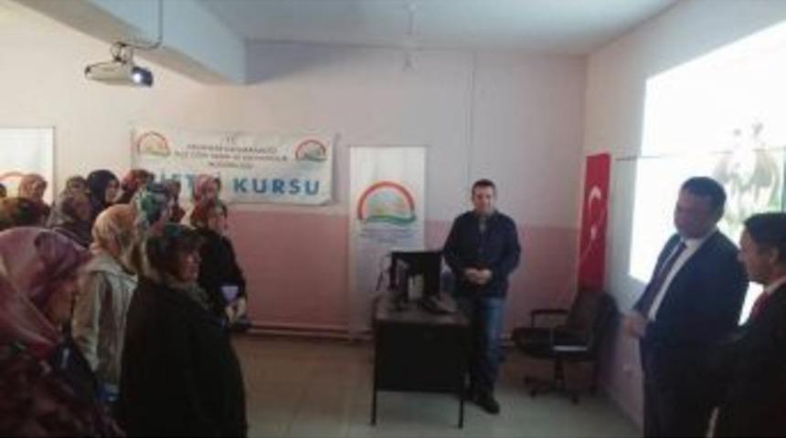 Aslanapa&rsquo;da &rsquo;s&uuml;t Sığırı Yetiştiriciliği Kursu&rsquo; A&ccedil;ıldı