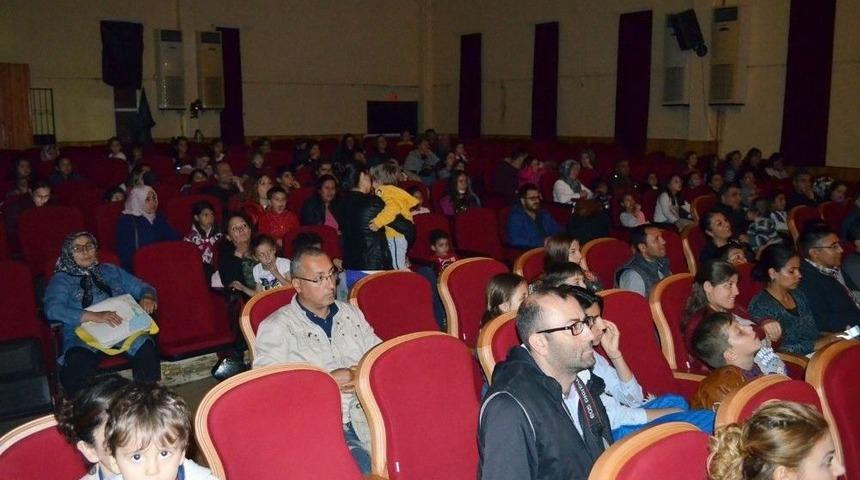 Didimli &Ccedil;ocuklar İlk Kez Kuklalarla Tanıştı