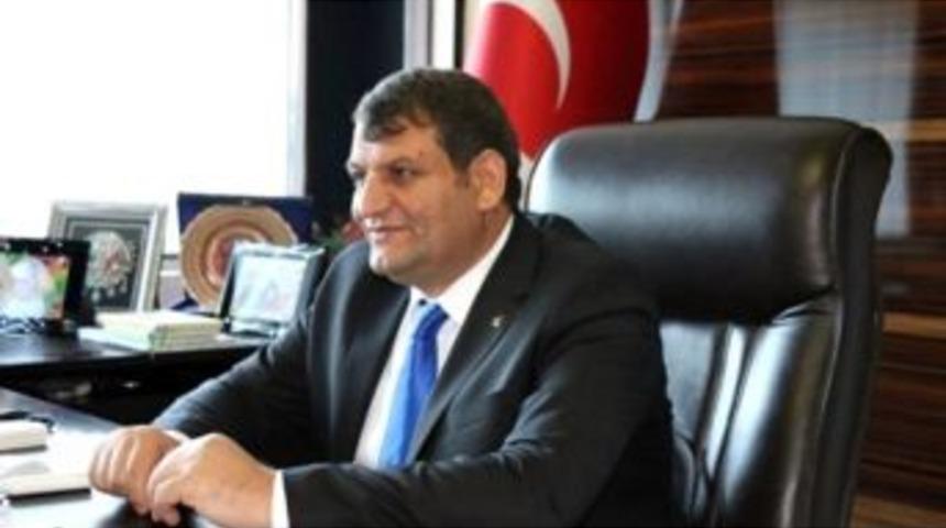 Başkan Ayhan 23 Nisan&rsquo;ı Kutladı