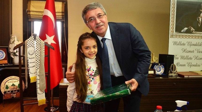 Pursaklar Belediye Başkanı &Ccedil;etin&rsquo;den 23 Nisan Mesajı