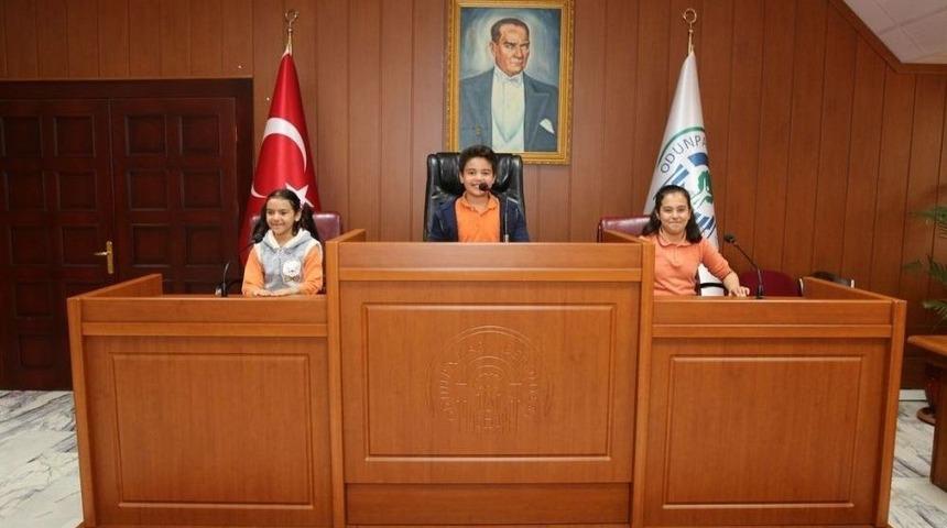 Odunpazarı Belediyesi Meclisi Çocuklara Emanet