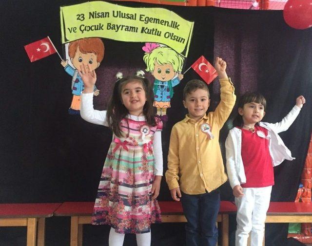 Minik Öğrenciler 23 Nisan’ı Kutladı