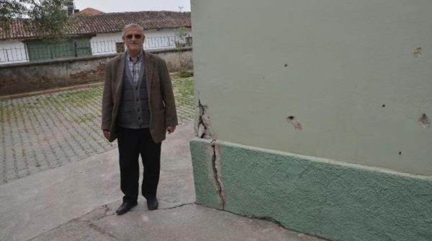 Manisa Gece De Sallandı (2)