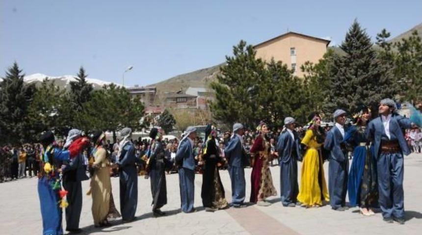 Hakkari'nin Kurtuluşunun 99'uncu Yıld&ouml;n&uuml;m&uuml; T&ouml;renle Kutlandı