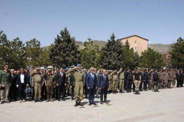 Hakkari'nin Kurtuluşunun 99'uncu Yıldönümü Törenle Kutlandı