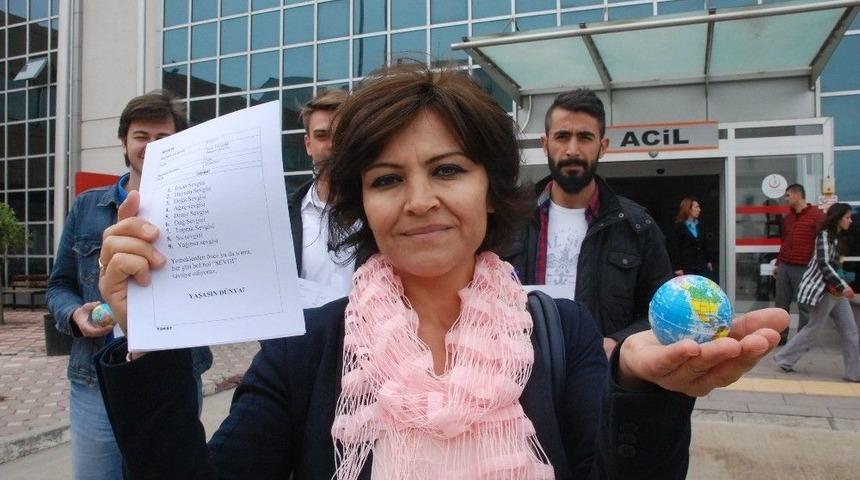 D&uuml;nya G&uuml;n&uuml;nde Re&ccedil;ete Dağıttılar