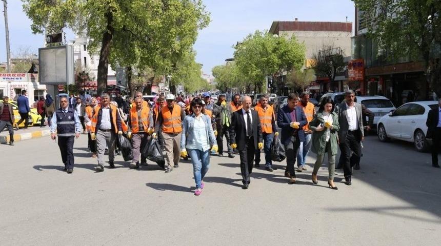 Iğdır&rsquo;da Şehir Merkezinde Temizlik &Ccedil;alışması