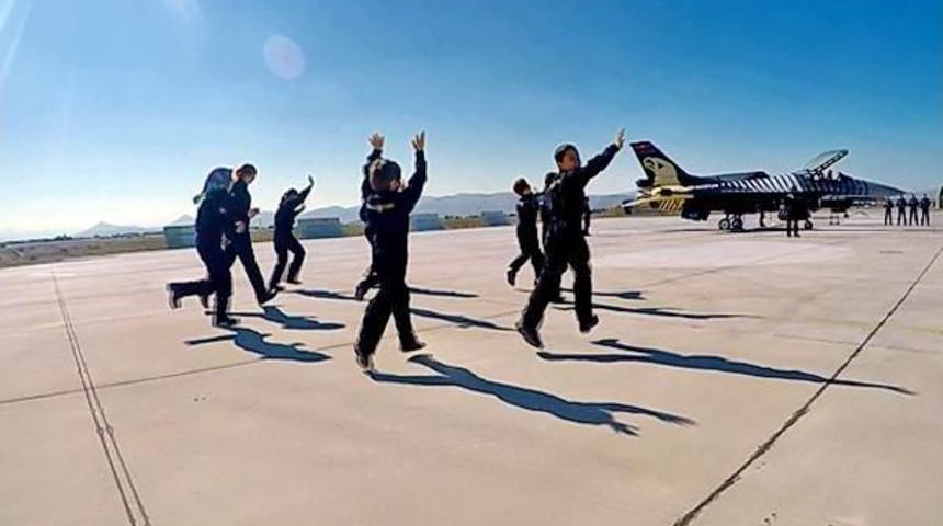 G&ouml;reve Giden Solot&uuml;rk Ekibini Durduran &Ccedil;ocuklar, G&ouml;revi Bir G&uuml;nl&uuml;ğ&uuml;ne Devraldı&nbsp;