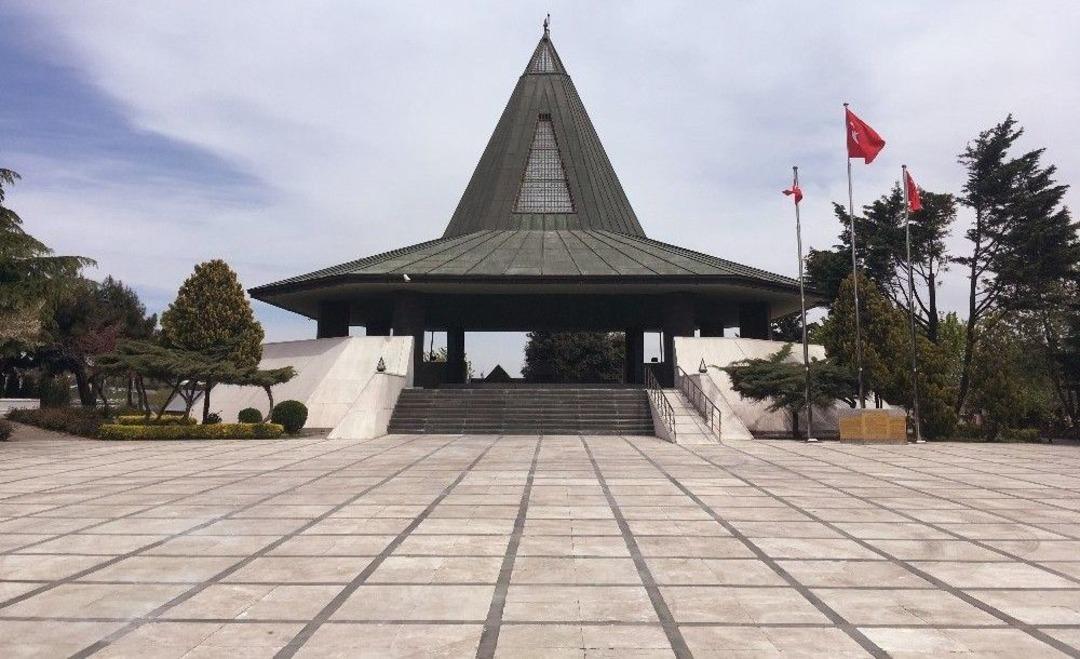 Merhum Başbakan Adnan Menderes&rsquo;in Anıtmezarında Bakım &Ccedil;alışması Yapıldı
