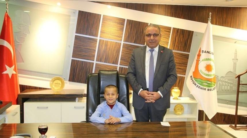 B&uuml;y&uuml;kşehir Koltuğunu Minik Başkan Devraldı