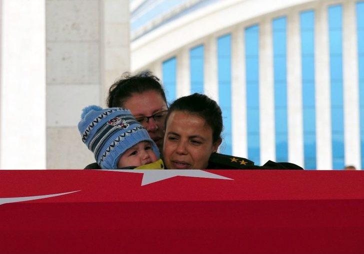 Şehit Eşinin Üniformasıyla Törene Katıldı, Sözleri Yürekleri Dağladı G4