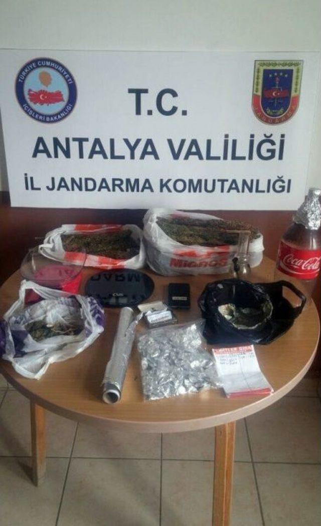 Jandarmadan Eve Uyuşturucu Baskını