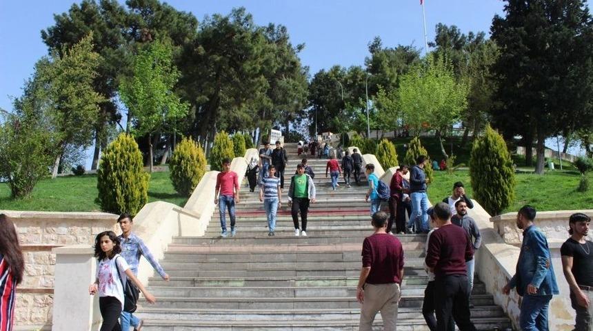 Tarihi Adıyaman Kalesi Yoğun İlgi G&ouml;r&uuml;yor