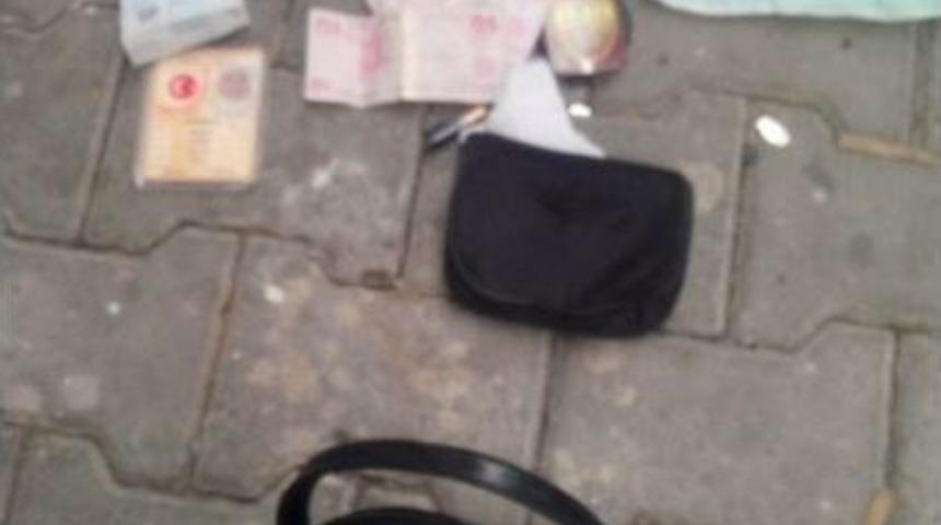 86 Yaşındaki Kadın Kapka&ccedil;a Uğradı