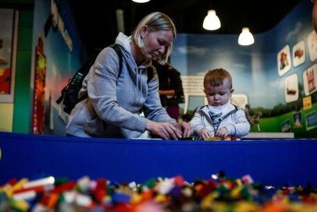 Türkiye’Nin İlk Uzay Yolcusu Legoland’De Çocuklarla Buluştu