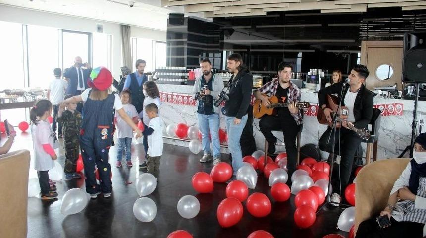 L&ouml;semili &Ccedil;ocuklar &rsquo;23 Nisan Balosu&rsquo;nda Eğlendi