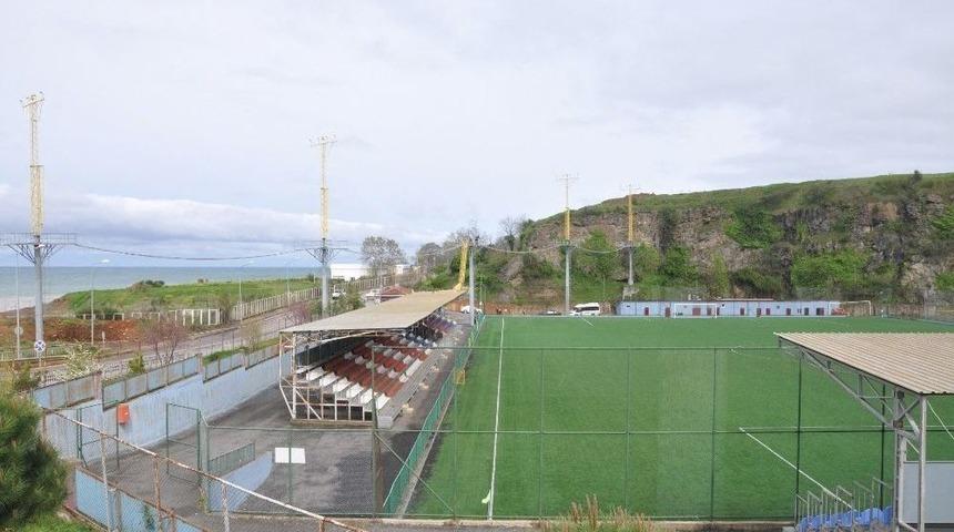 Havalimanı Yaklaşma Direği Stat &Ccedil;atısına Devrildi