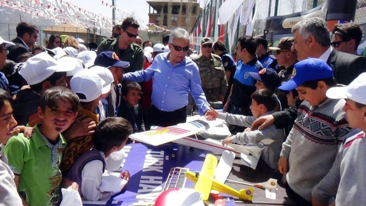 Hakkari&rsquo;de Ters Lale Şenliğine B&uuml;y&uuml;k İlgi