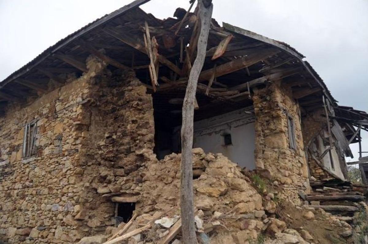 Selendi&rsquo;de Deprem Korkusu Devam Ediyor