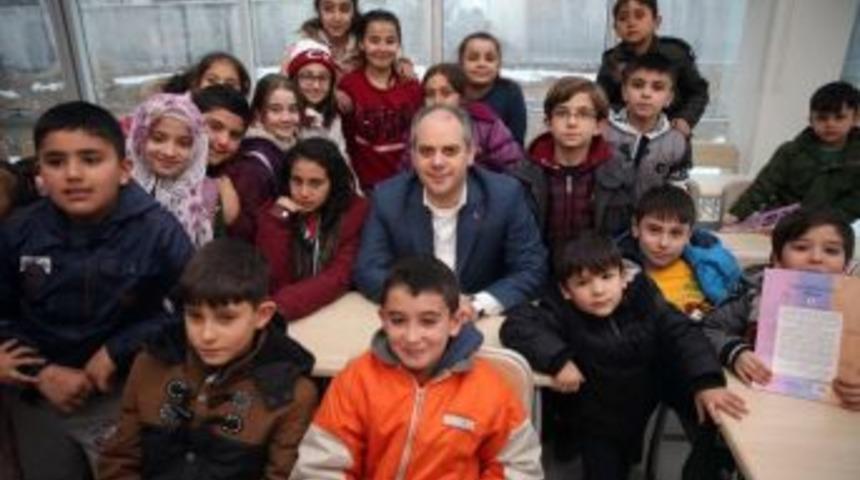 Bakan &Ccedil;ağatay Kılı&ccedil;&rsquo;ın "23 Nisan" Mesajı