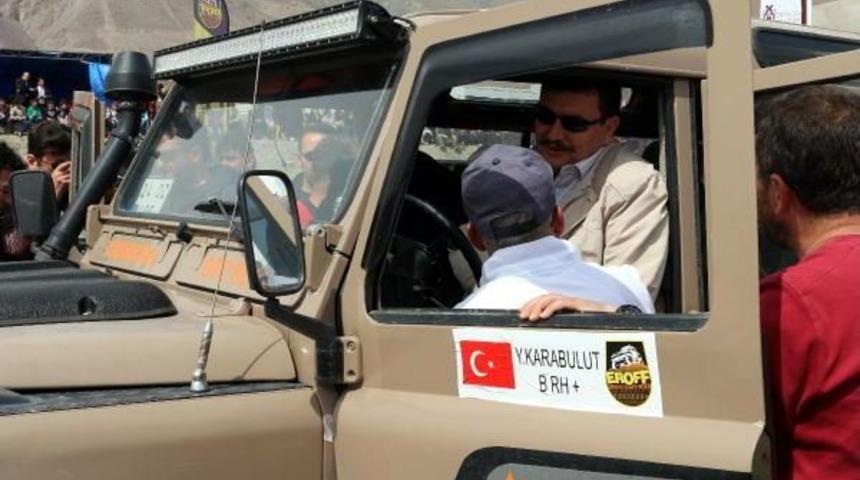 Erzircan Valisi, Off-Road Yarışında 'cehennem &Ccedil;ukuru'ndan &Ccedil;ıkamadı