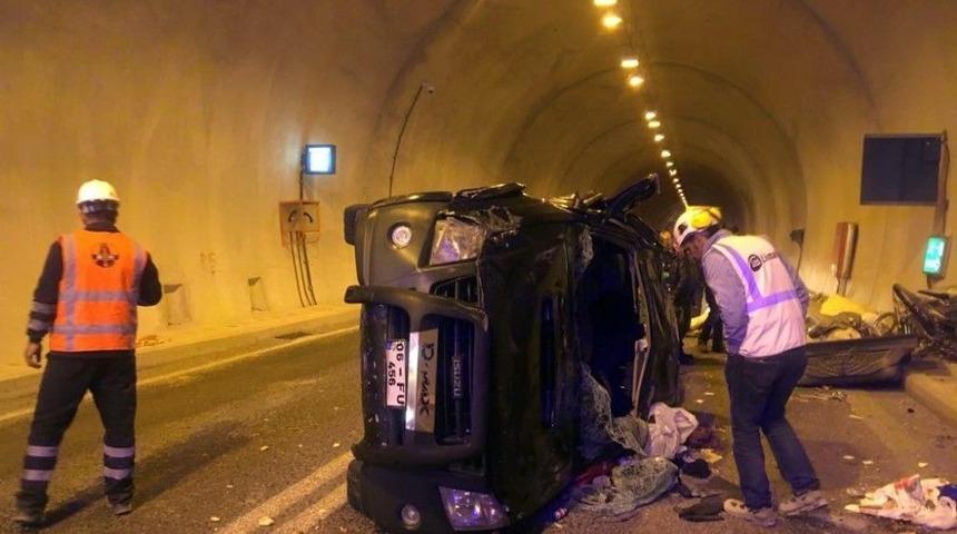 Artvin&rsquo;de T&uuml;nel İ&ccedil;inde Kaza: 3 Yaralı
