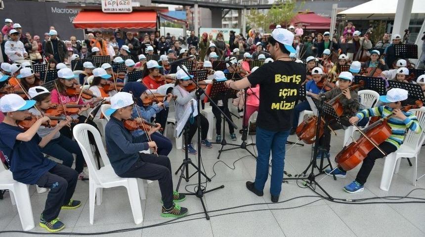 &ldquo;barış İ&ccedil;in M&uuml;zik Orkestraları&rdquo;ndan Muhteşem Konser