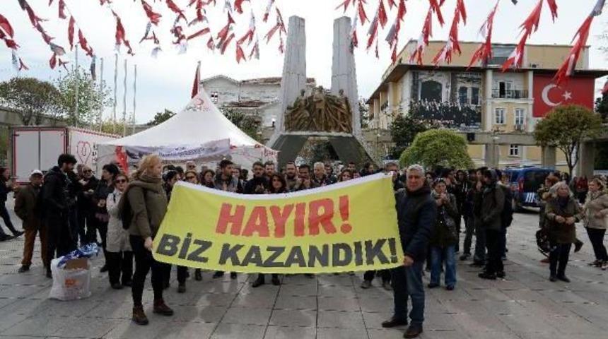 Kadık&ouml;y Ve Bakırk&ouml;y'de Referandum Protestoları
