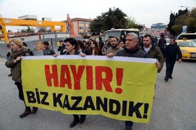 Kadıköy Ve Bakırköy'de Referandum Protestoları