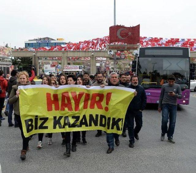 Kadıköy Ve Bakırköy'de Referandum Protestoları