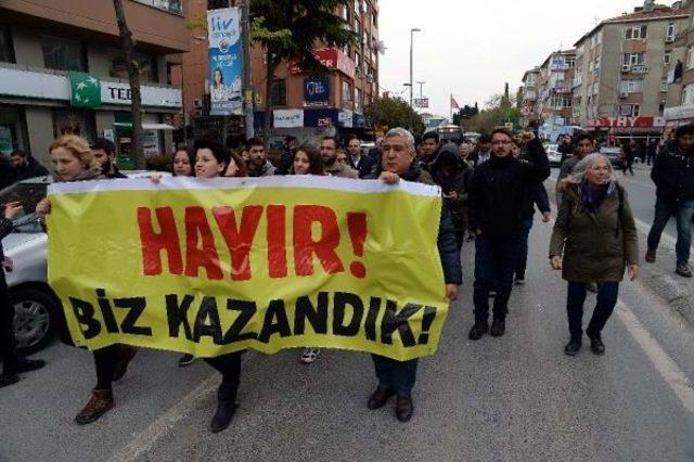 Kadıköy Ve Bakırköy'de Referandum Protestoları