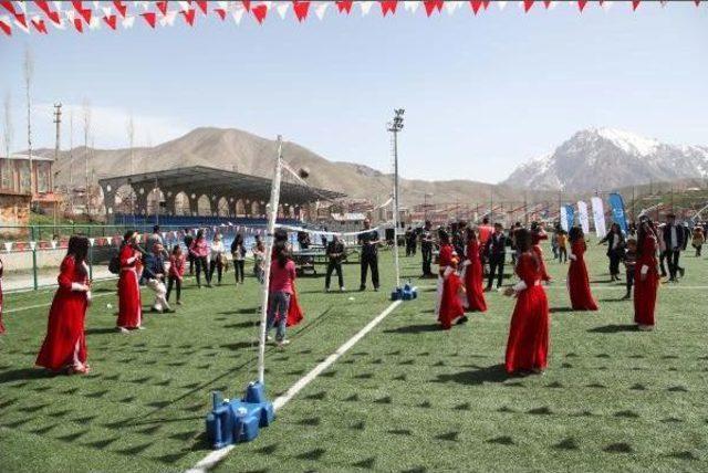 Hakkari'de 'ters Lale' Şenliği