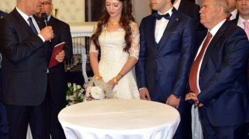 Kaynak: Chp, Eski Alışkanlığıyla Yeni Vasiler Bulmak I&ccedil;in Yollara D&uuml;ş&uuml;yor (2)
