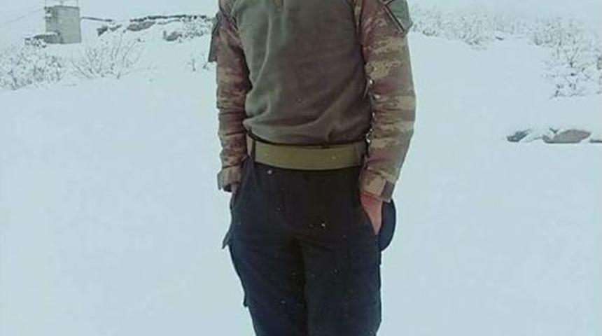 Hatay&rsquo;lı Şehit Uzman &Ccedil;avuş Mehmet &Ouml;zal&rsquo;ın Baba Evi Yasa B&uuml;r&uuml;nd&uuml;