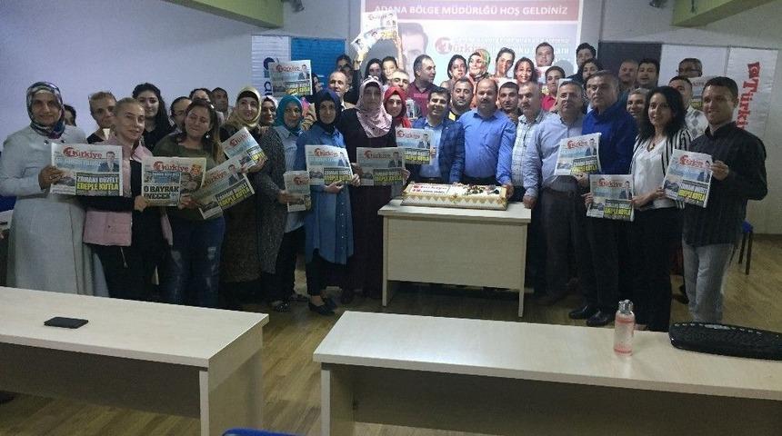 Adana B&ouml;lge &Ccedil;alışanları, T&uuml;rkiye Gazetesinin 48. Yılını Kutladı