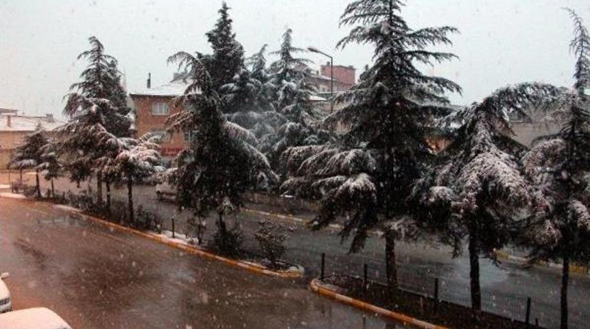 Yalva&ccedil;&rsquo;Ta Nisan Ayında Kar S&uuml;rprizi