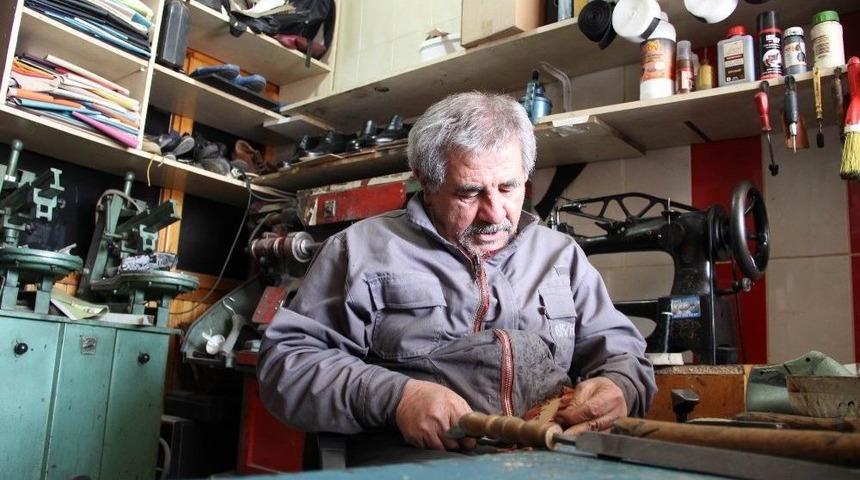 Yarım Asırlık Ayakkabı Ustası Teknolojiye Direniyor