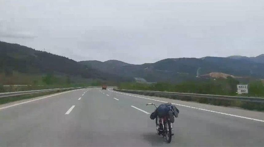 Otobanda &Ouml;l&uuml;m&uuml;ne Yolculuk