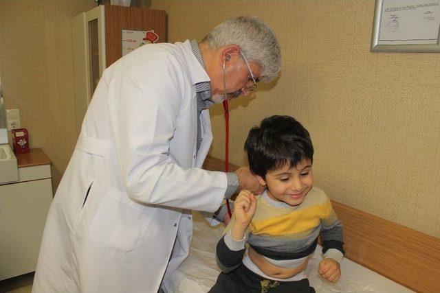Çocuklar Doktor Oldu Doktorları Muayene Etti