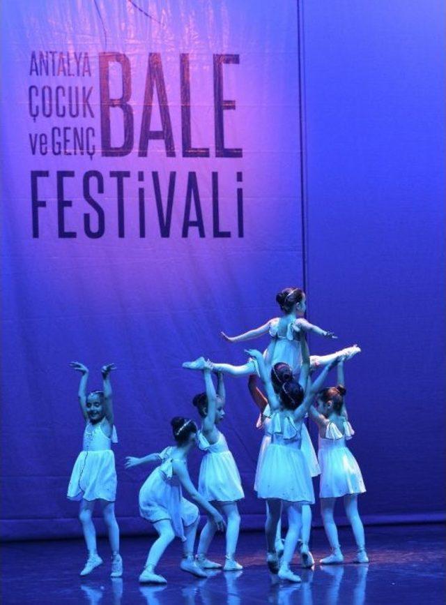 Muratpaşa’da ’antalya Çocuk Ve Genç Bale Festivali’ Gerçekleştirildi