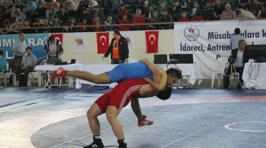 Kepezsporlu G&uuml;reş&ccedil;i T&uuml;rkiye Şampiyonu Oldu
