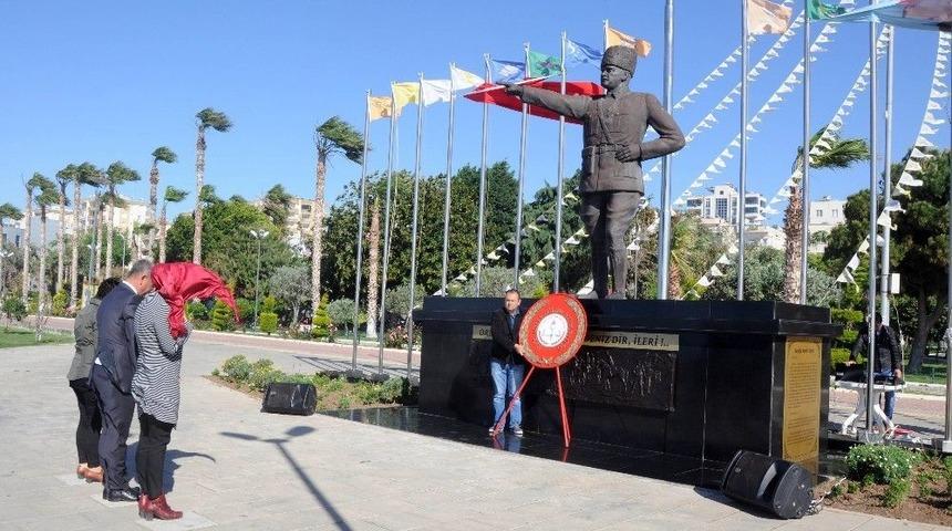 Erdemli&rsquo;de 23 Nisan T&ouml;reni Fırtınada G&uuml;&ccedil;l&uuml;kle Yapıldı