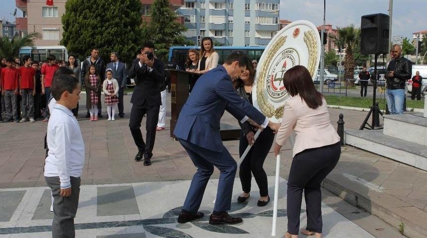 Edremit&rsquo;te 23 Nisan Coşkusu