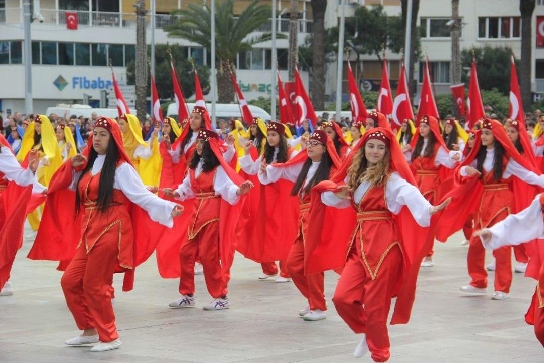 İzmir&rsquo;de 23 Nisan Coşkusu