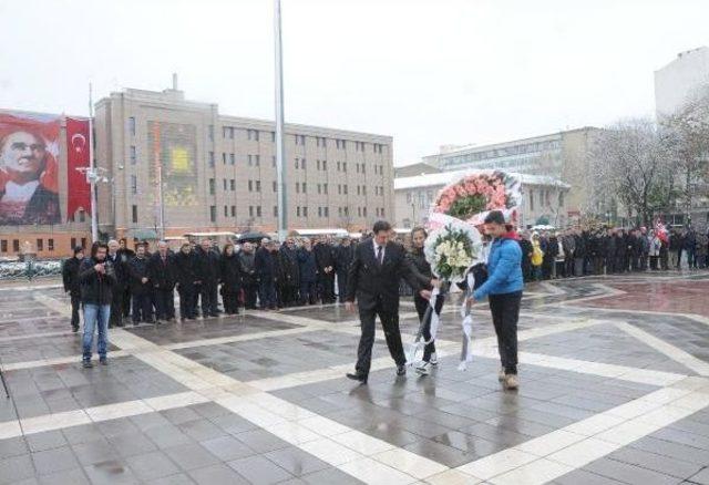 Eskişehir'de Kar Altında 23 Nisan Töreni