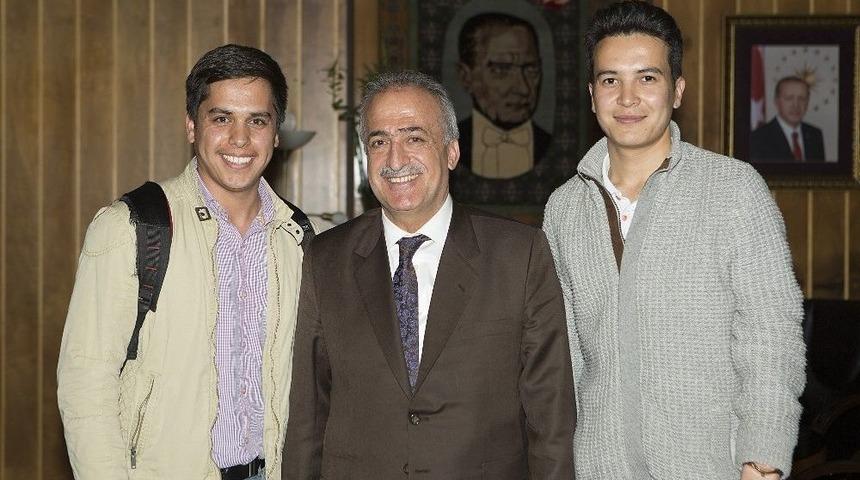 Erzurum Uluslararası &Ouml;ğrenci Derneği&rsquo;nden Rekt&ouml;r &Ccedil;omaklı&rsquo;ya Ziyaret