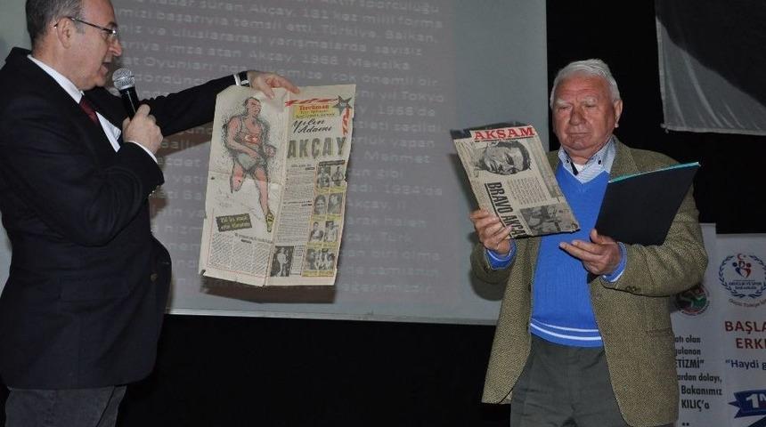 Eski Milli Atlet İsmail Ak&ccedil;ay, Antren&ouml;rleri Kahkahaya Boğdu