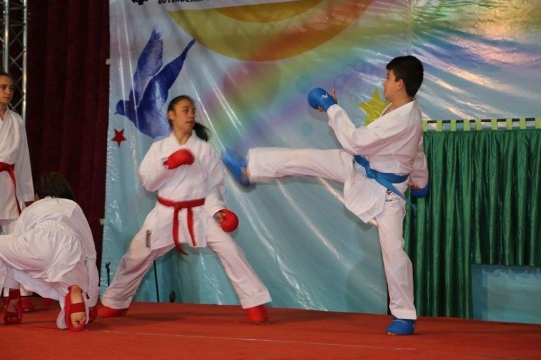 Geleceğin Bilim İnsanları Hem Eğleniyor Hem &Ouml;ğreniyor